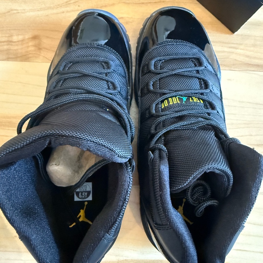 Jordan Retro 11 - youth size 6.5 / women size 8 / black gamma blue - Picture 10 of 10